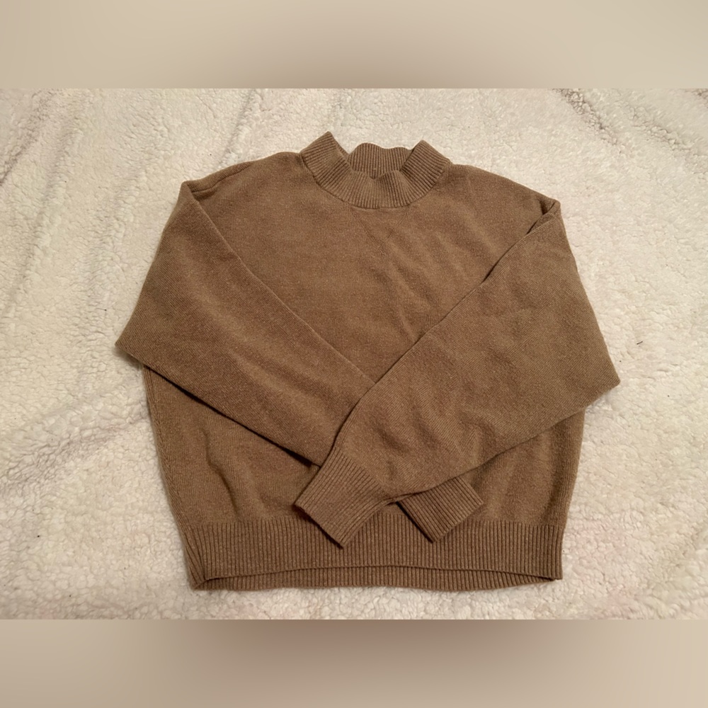 Abercrombie & Fitch sweater